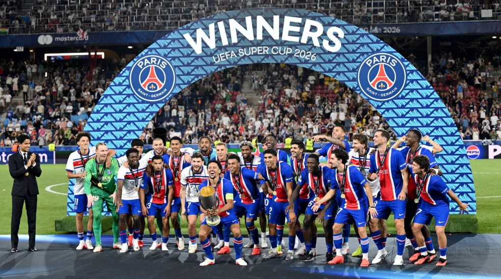 UEFA Super Cup 2026 Piala Super Eropa 2026 Paris Saint Germain 2-1 Aston Villa di Salzburg Austria - Pelatih Luis Enrique bawa Klub PSG mempertahankan gelar juara Piala Super UEFA selama dua tahun beruntun - Marquinhos kapten PSG mengangkat trofi UEFA Super Cup - Presiden PSG Nasser Al-Khelaifi